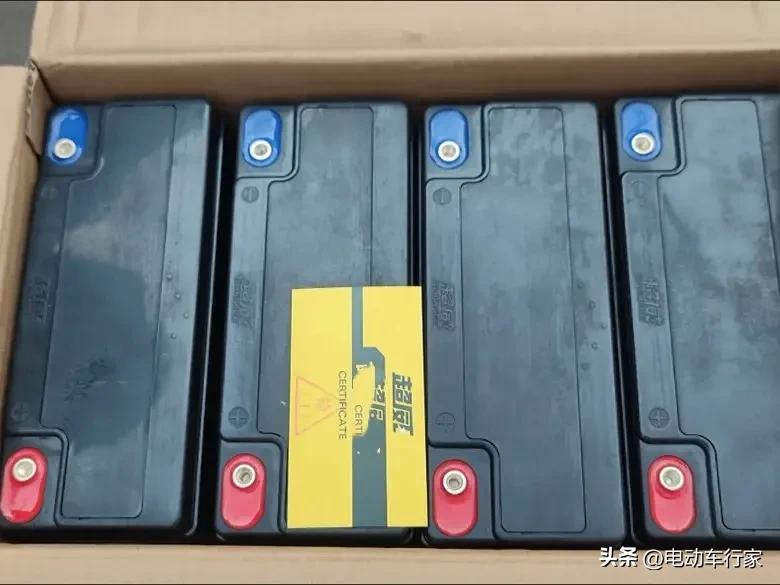 换电瓶复杂吗_机动车换电瓶_电瓶车换电池