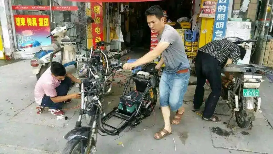 专业维修电动车，自行车，补胎，换胎，换电瓶，