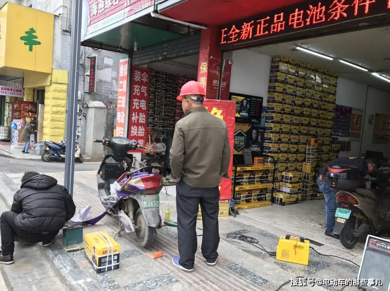 上门换电动车电池_上门维修电动车换电池_上门电动电池换车多少钱